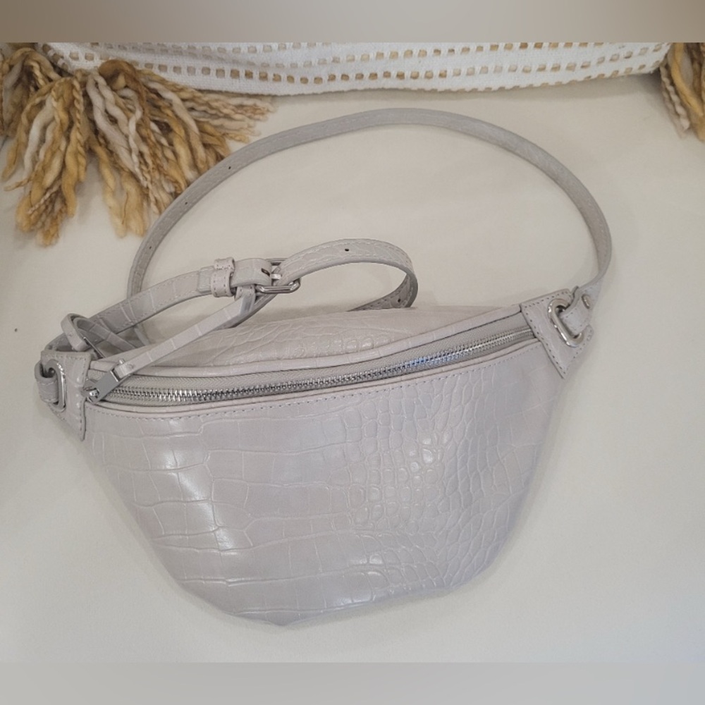 FREE With Purchase 25$ +
Pale Grey Crocodile-Embossed Crossbody Bag